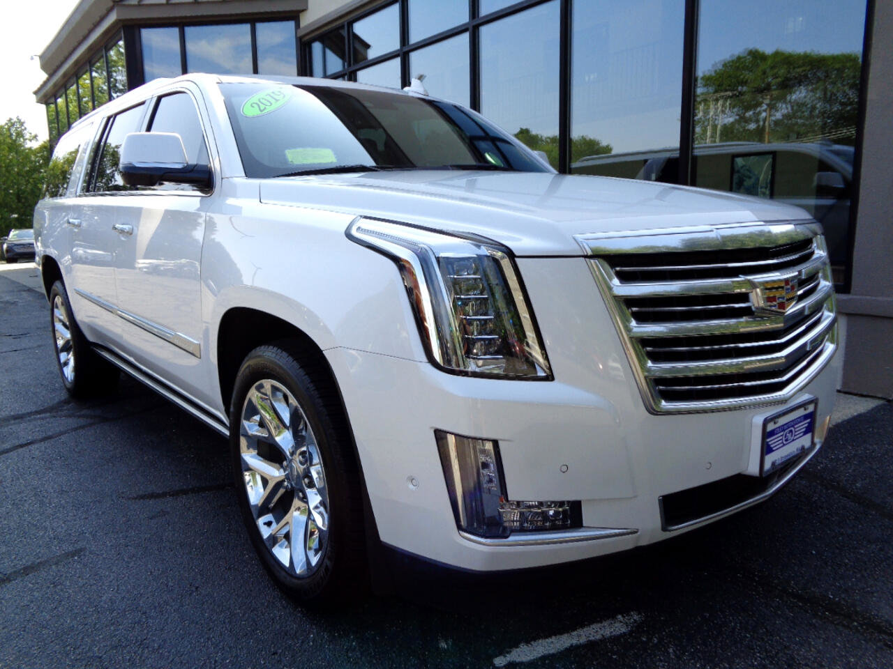 Used 2019 Cadillac Escalade ESV Platinum image 3