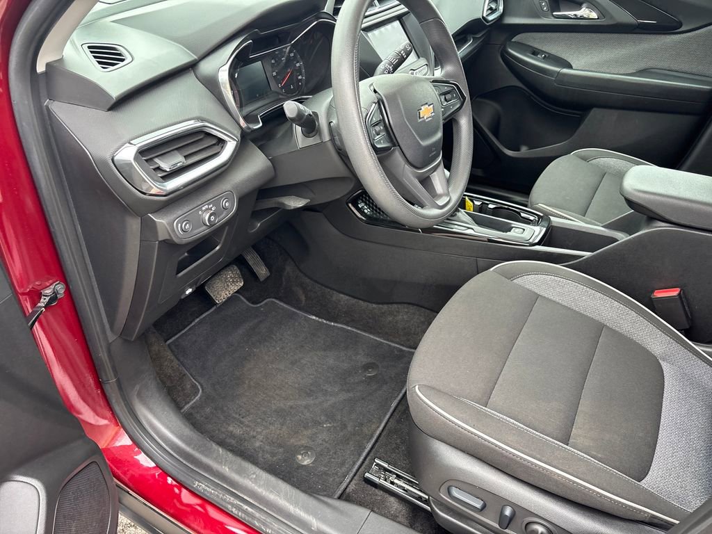 Used 2023 Chevrolet TrailBlazer LT FWD image 22