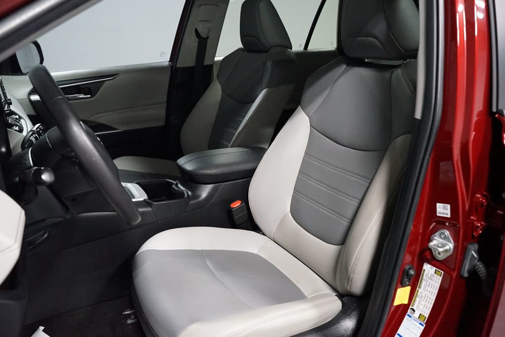 Certified 2022 Toyota RAV4 XLE Premium AWD/4WD image 26