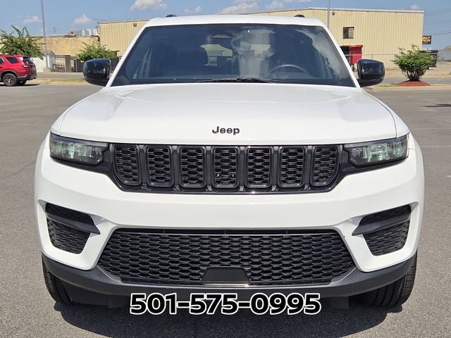 Used 2023 Jeep Grand Cherokee Altitude AWD/4WD image 5