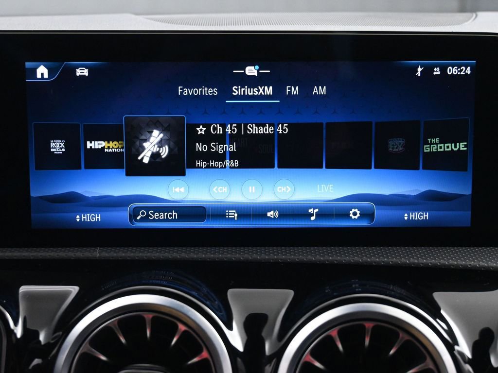Used 2025 Mercedes-Benz CLA 250 4MATIC image 35
