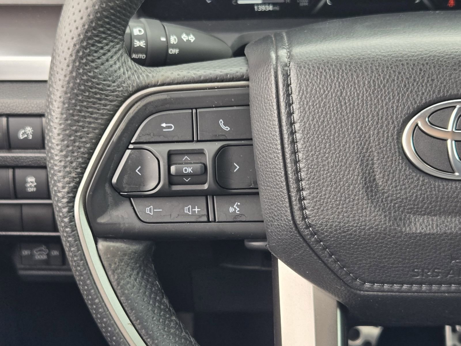 Used 2024 Toyota Tacoma TRD Sport AWD/4WD image 25