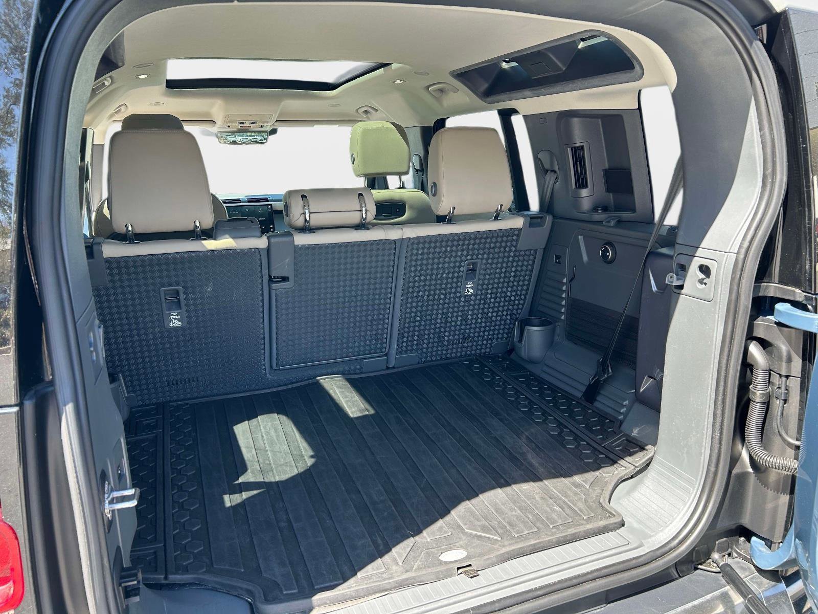 Used 2022 Land Rover Defender 110 S image 19