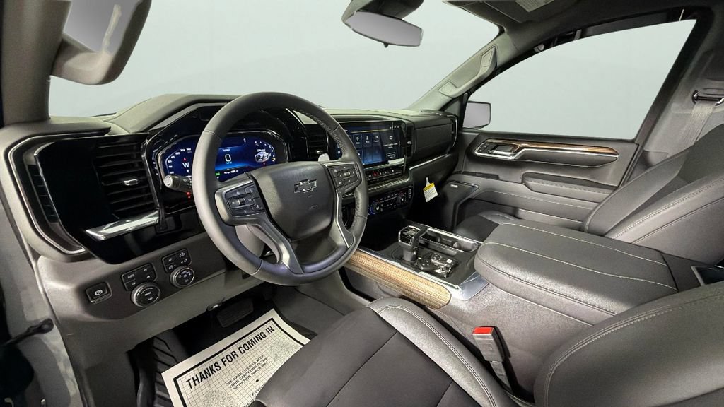 Used 2024 Chevrolet Silverado 1500 LT Trail Boss w/ LT Trail Boss Premium Package AWD/4WD image 18