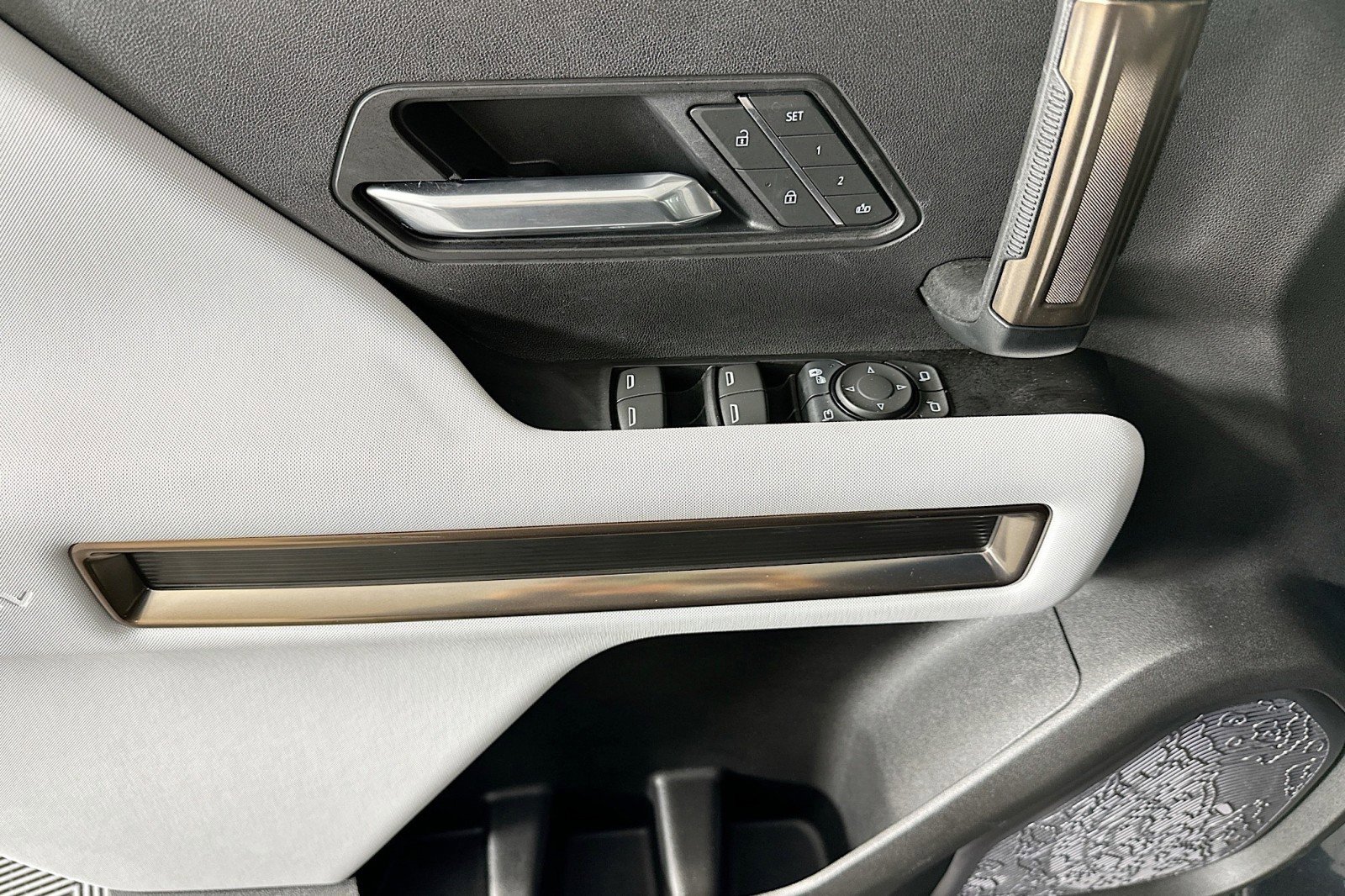 Used 2025 GMC Hummer EV 3X w/ LPO, Cargo Utility Package image 21