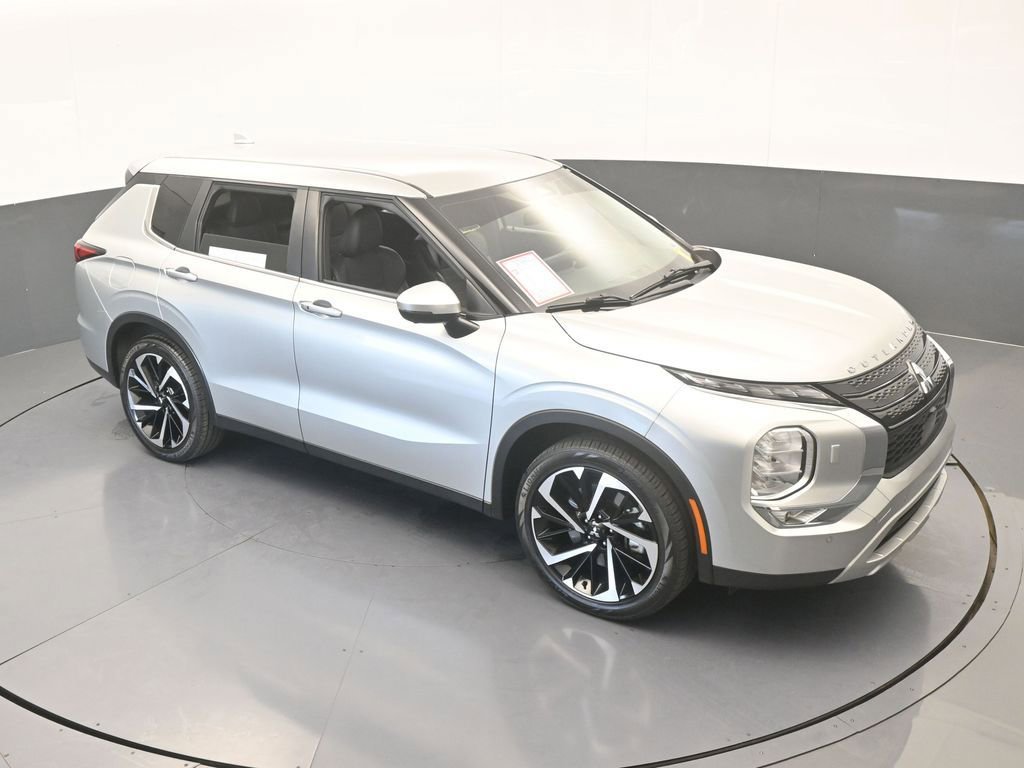 Used 2022 Mitsubishi Outlander SE image 64