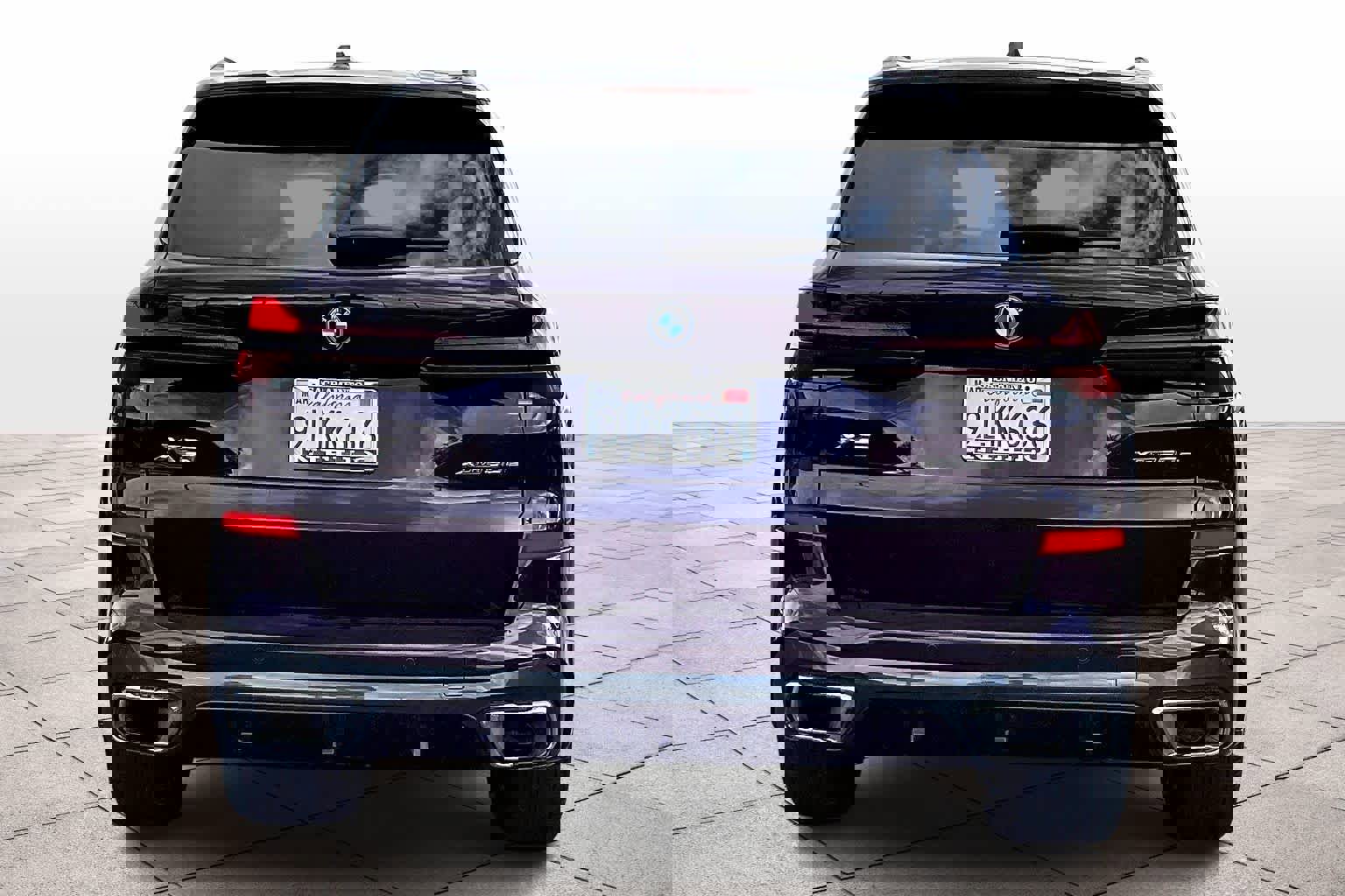 Used 2024 BMW X5 xDrive50e w/ M Sport Package image 7