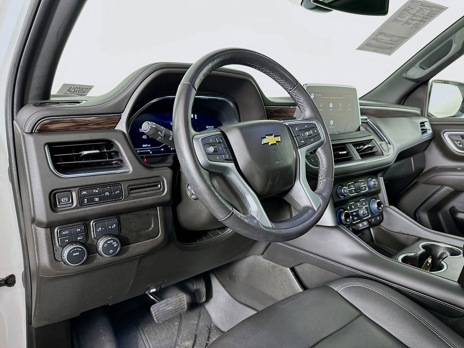 Used 2022 Chevrolet Tahoe LT w/ LT Signature Plus Package image 9