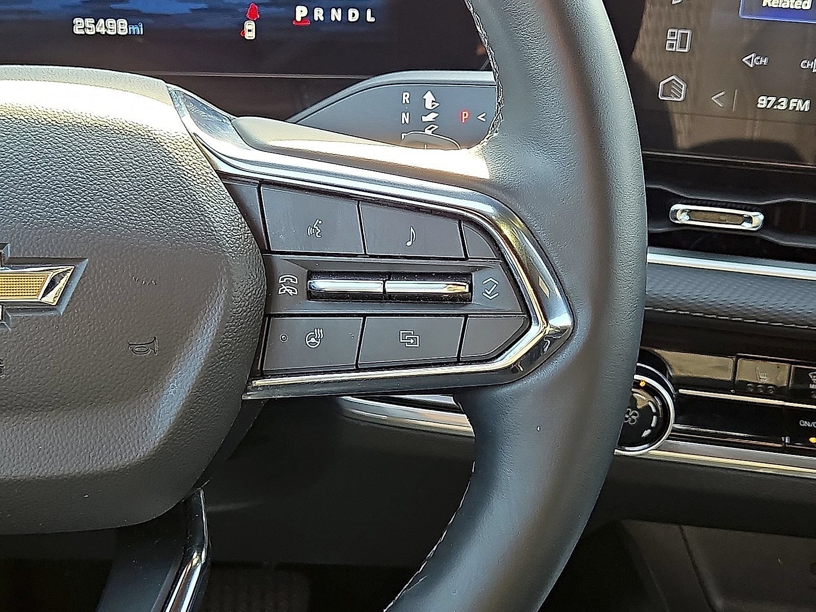 Used 2025 Chevrolet Equinox LT FWD image 19