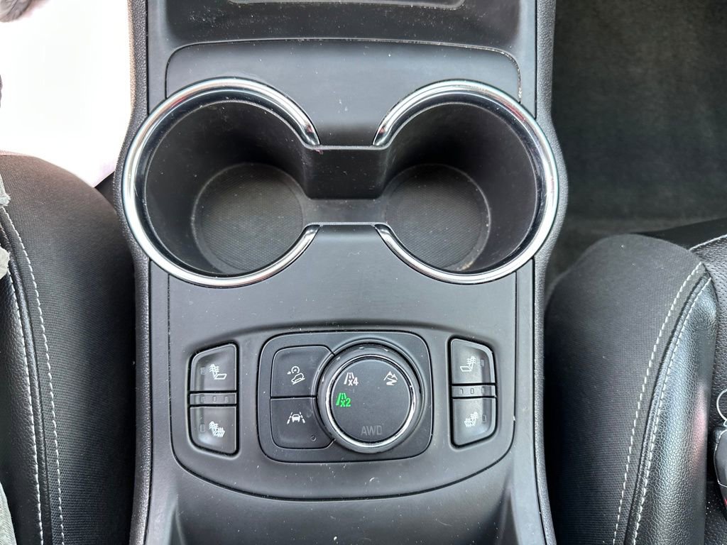 Used 2024 GMC Terrain SLT image 27