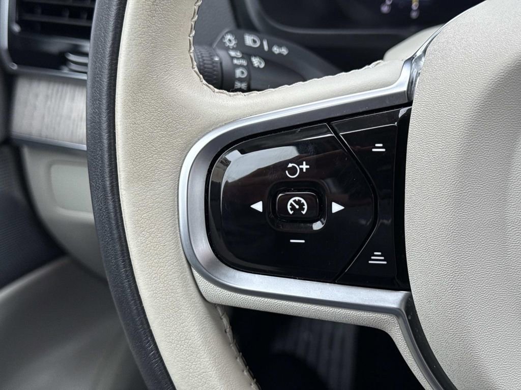 Used 2024 Volvo XC90 T8 Ultimate w/ Lounge Package image 27