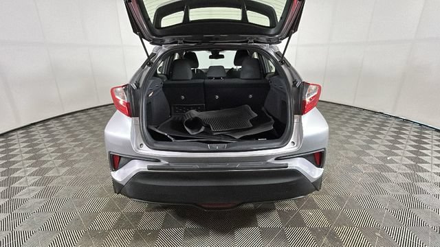 Used 2018 Toyota C-HR XLE FWD image 27