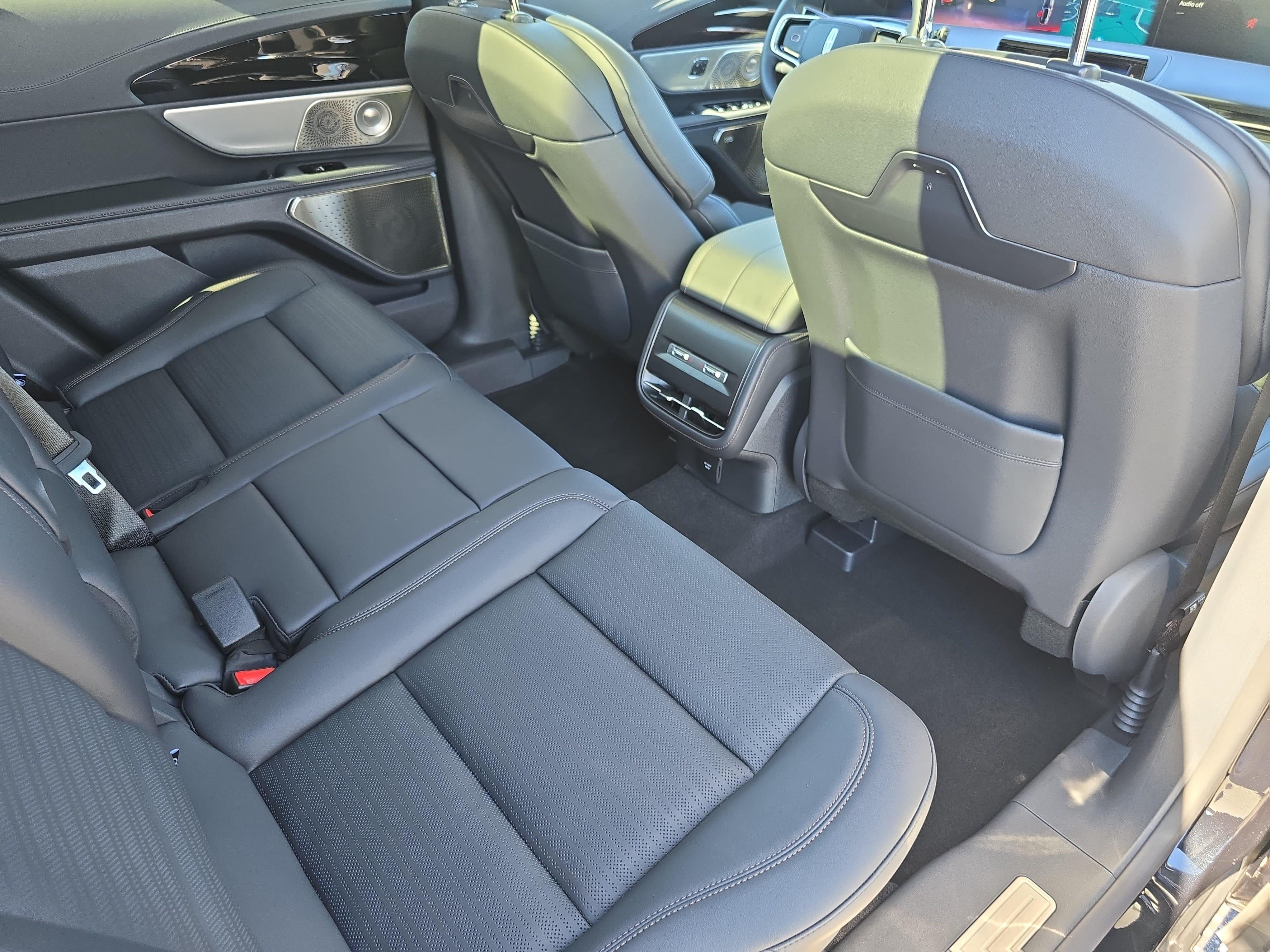 New 2026 Lincoln Nautilus Reserve AWD/4WD image 11