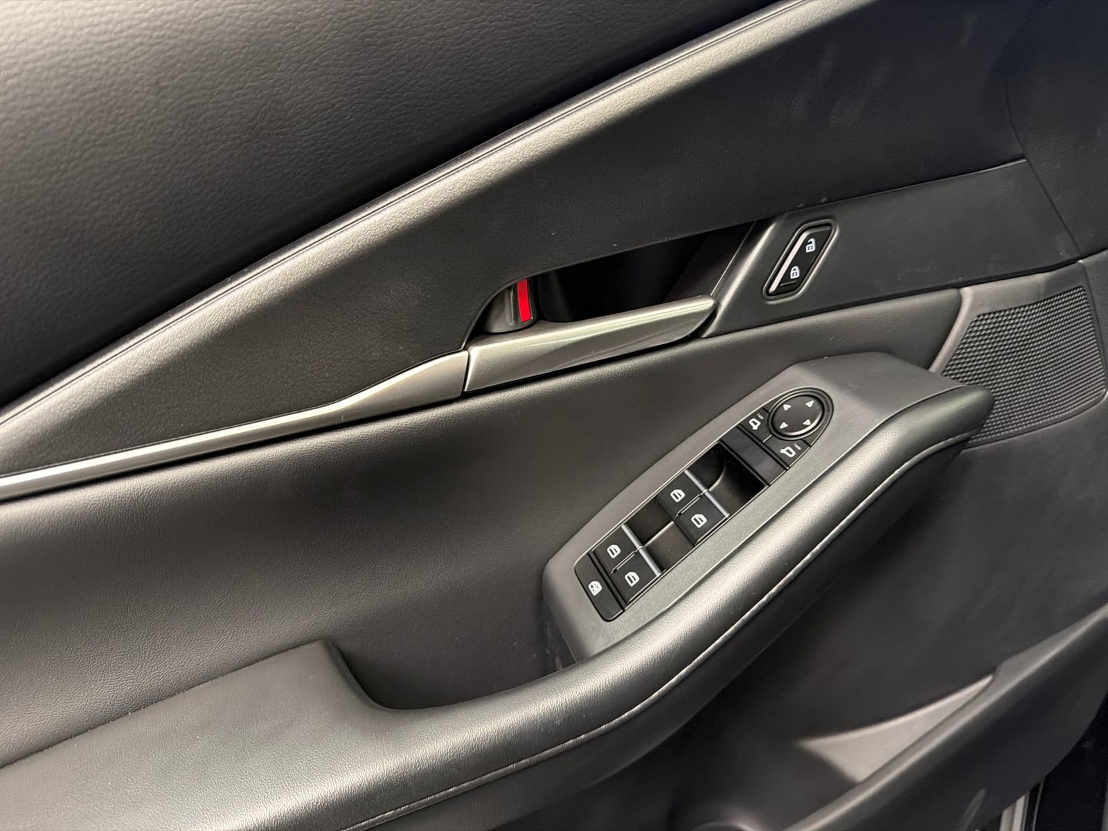 New 2026 MAZDA CX-30 AWD 2.5 S w/ Select Sport Pkg image 32