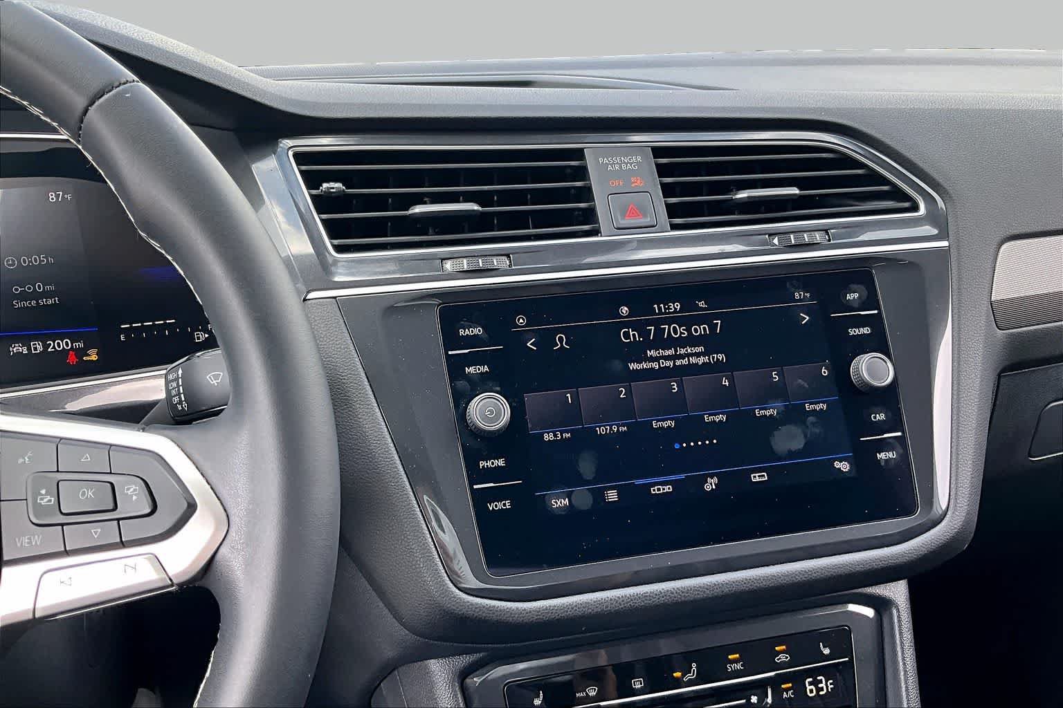 Used 2024 Volkswagen Tiguan SE FWD image 6