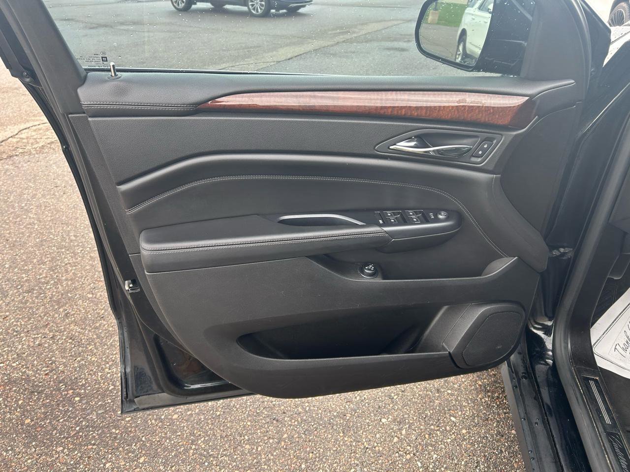 Used 2015 Cadillac SRX Luxury w/ Driver Awareness Package AWD/4WD image 14