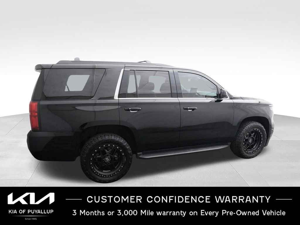 Used 2017 Chevrolet Tahoe LT w/ Luxury Package AWD/4WD image 4