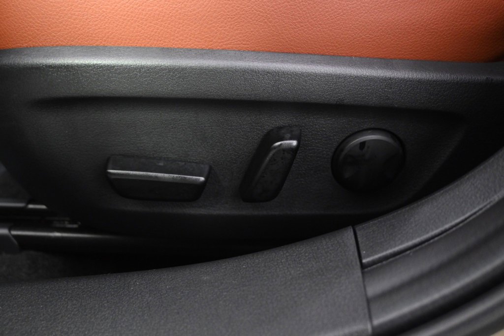 Certified 2025 MAZDA MAZDA3 Carbon image 14