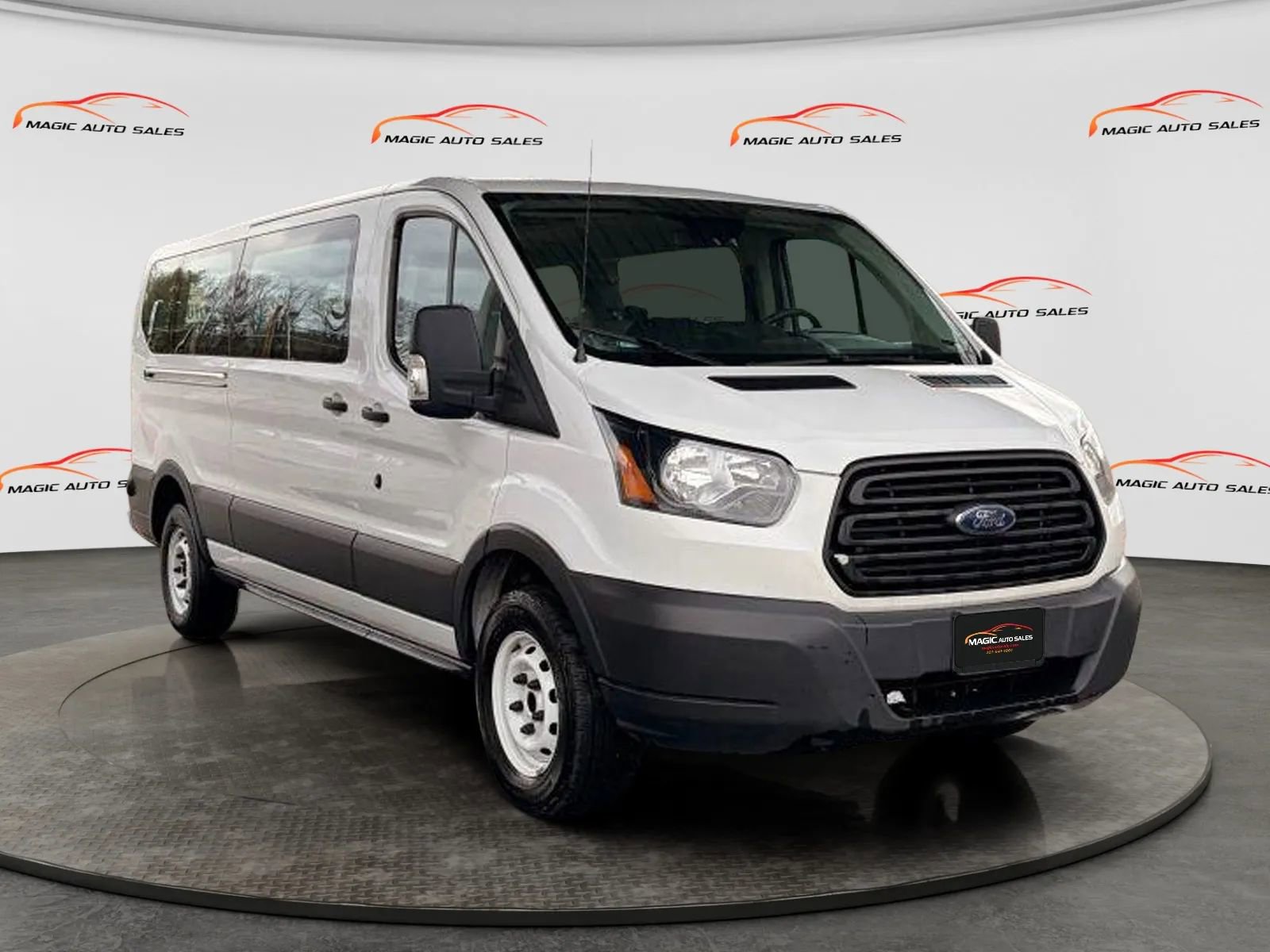 Used 2019 Ford Transit 350 XL RWD image 4