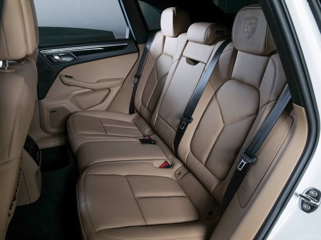 Certified 2026 Porsche Macan AWD/4WD image 23