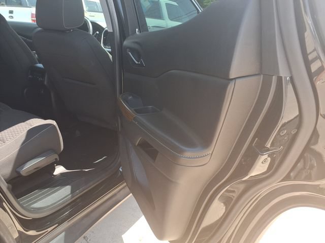 Used 2018 GMC Acadia SLE w/ LPO, Floor Liner Package AWD/4WD image 20