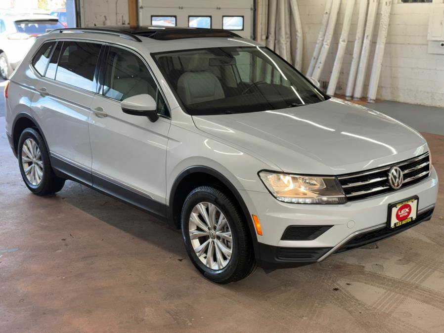 Used 2018 Volkswagen Tiguan SE w/ Panoramic Sunroof Package AWD/4WD image 14