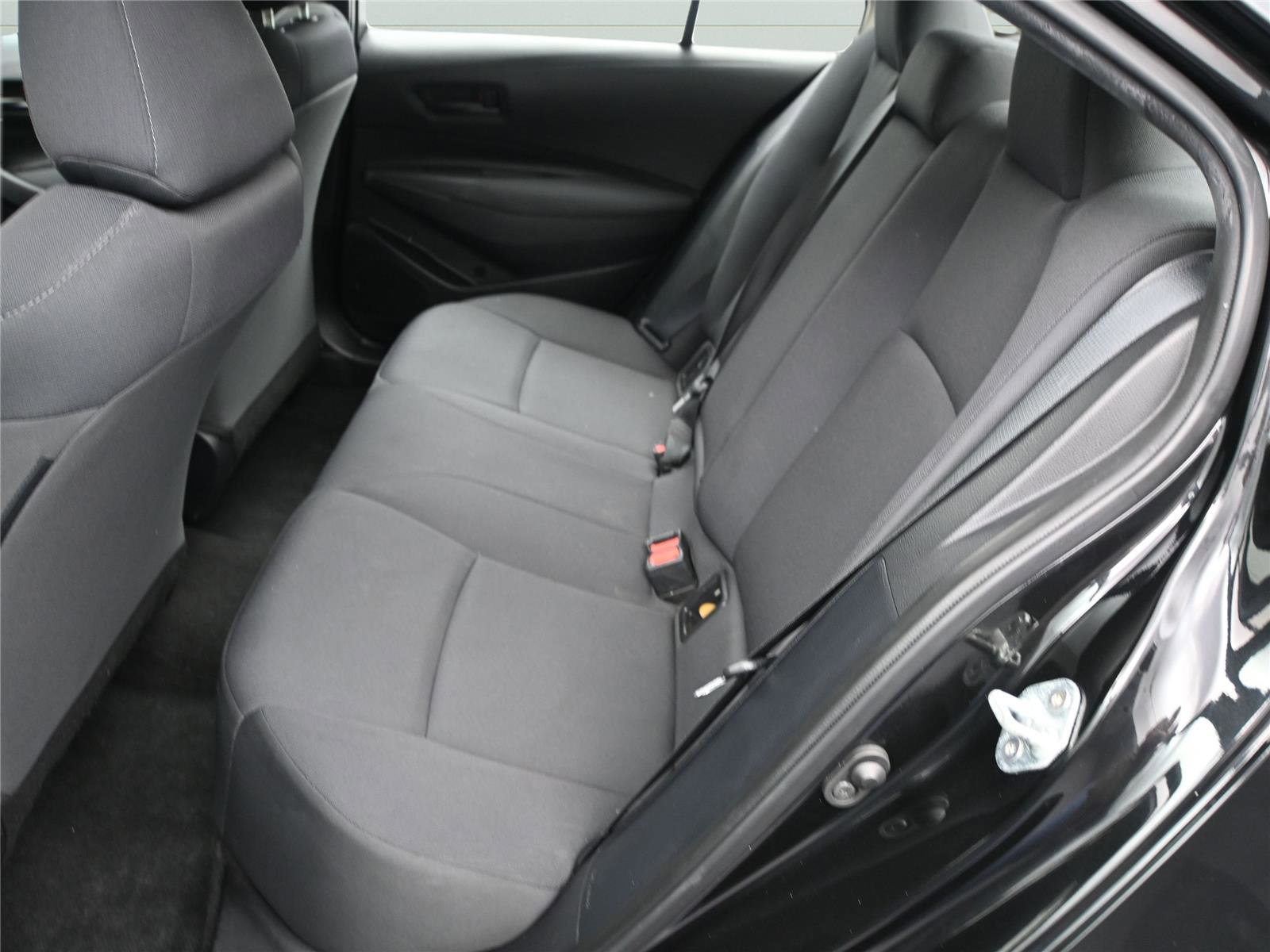 Used 2022 Toyota Corolla LE image 11