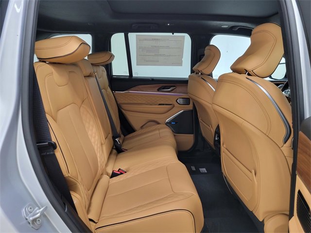 New 2025 Jeep Grand Cherokee Summit image 18