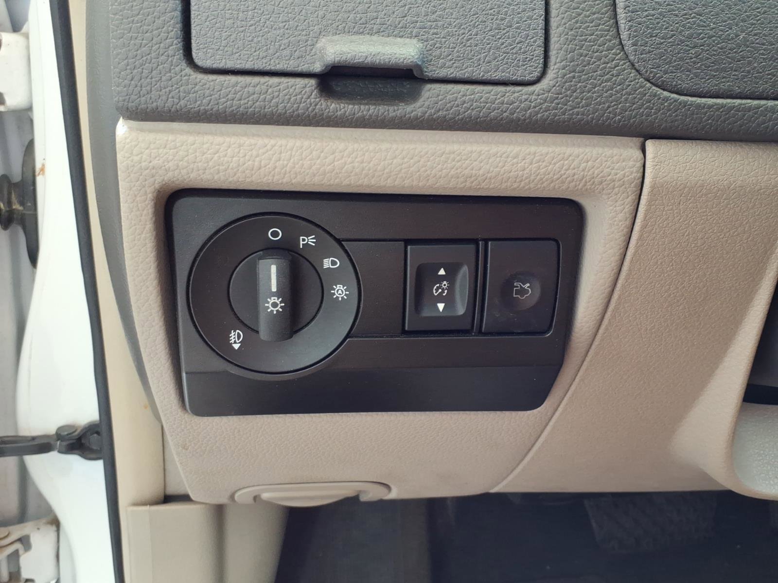 Used 2012 Ford Fusion Hybrid FWD image 8