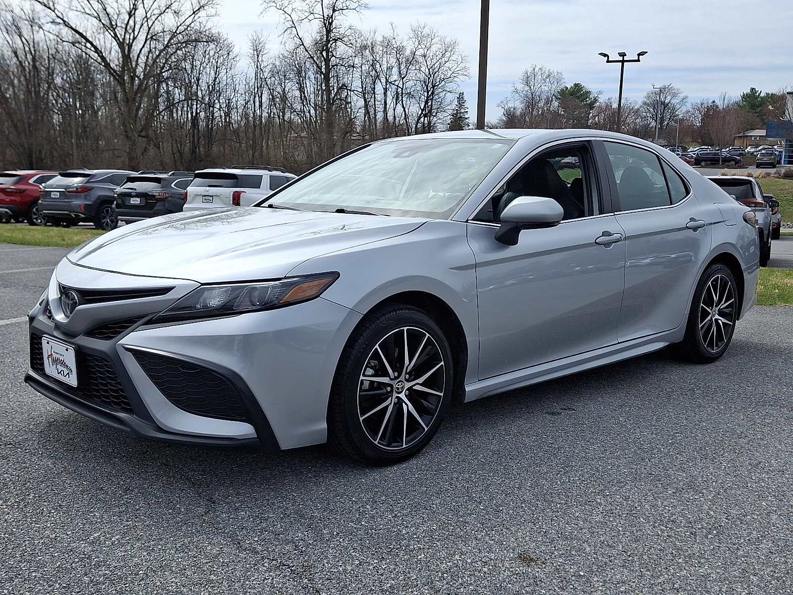 Used 2024 Toyota Camry SE image 3