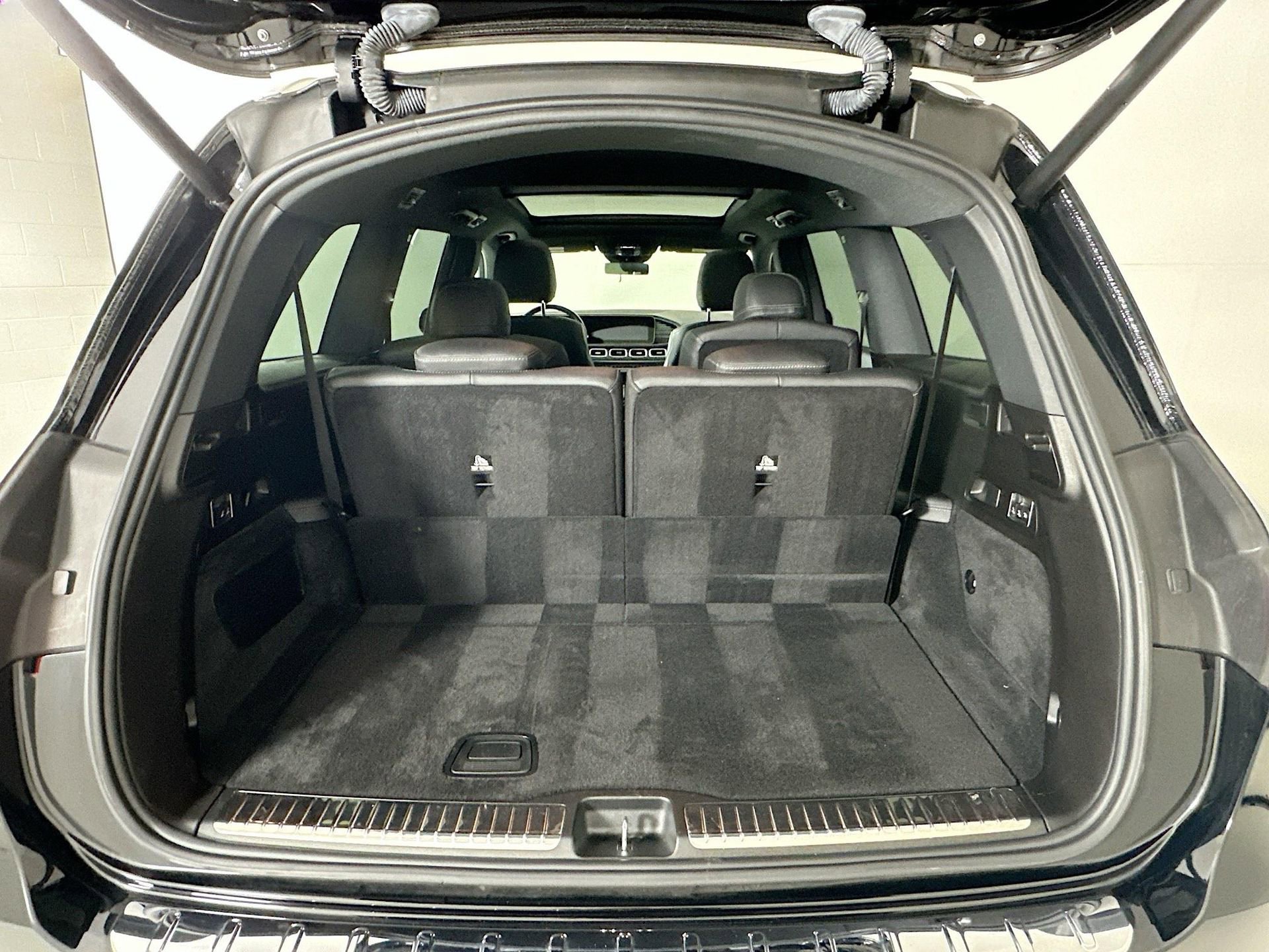 Used 2023 Mercedes-Benz GLS 450 4MATIC image 29