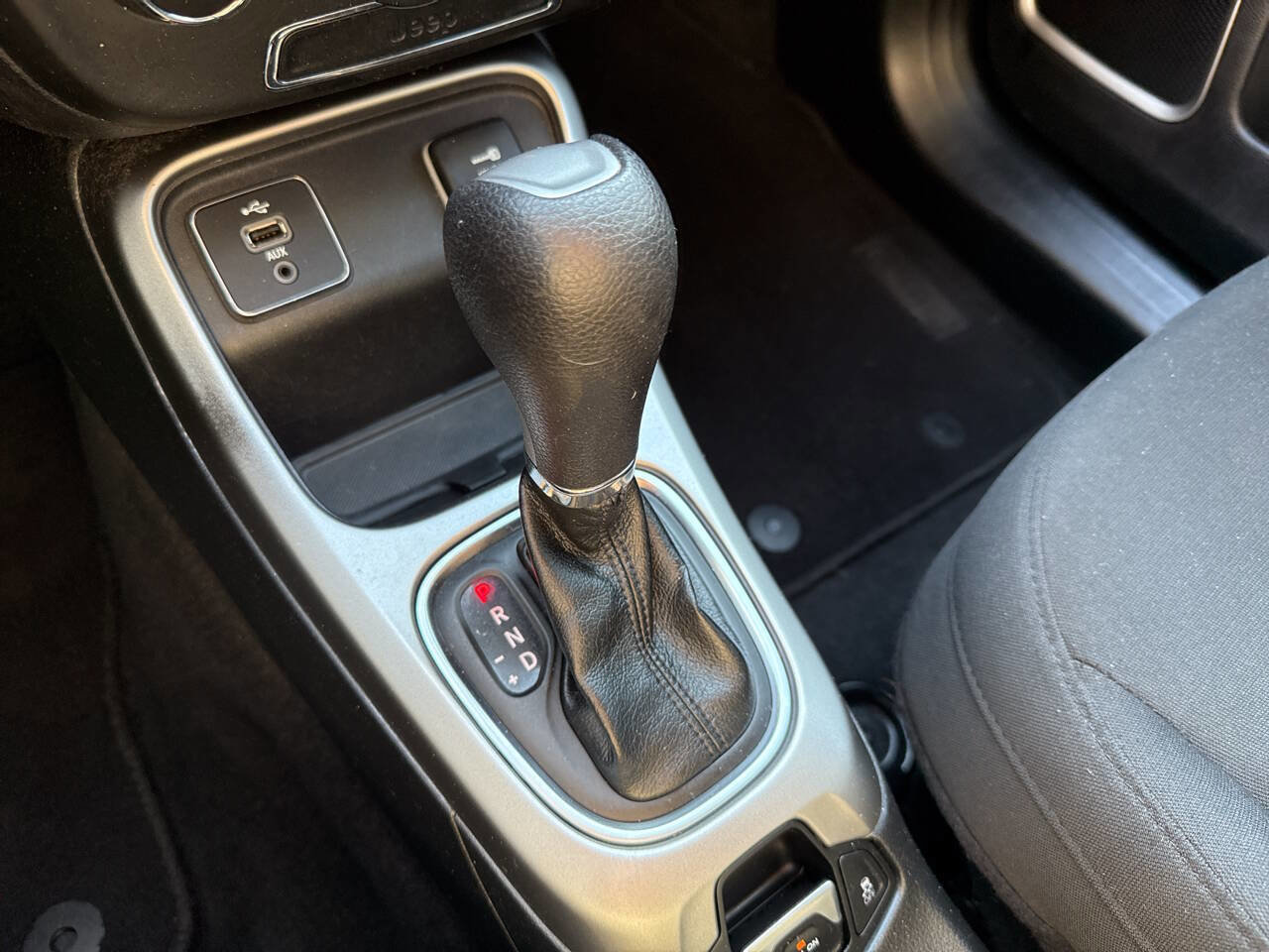 Used 2018 Jeep Compass Sport FWD image 31