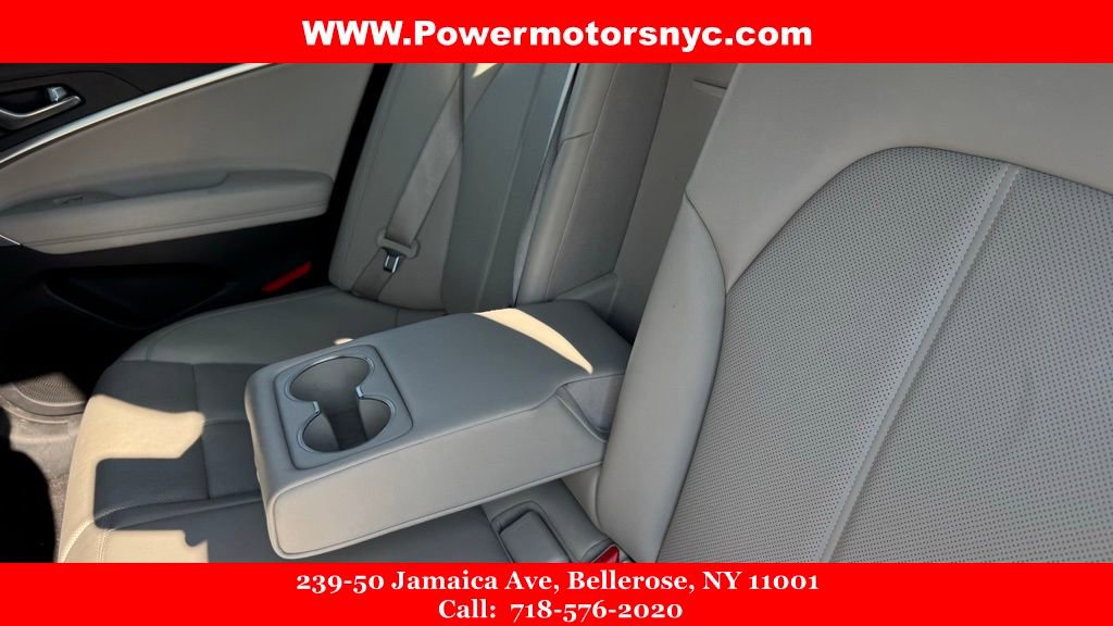 Used 2023 Genesis G70 2.0T image 25