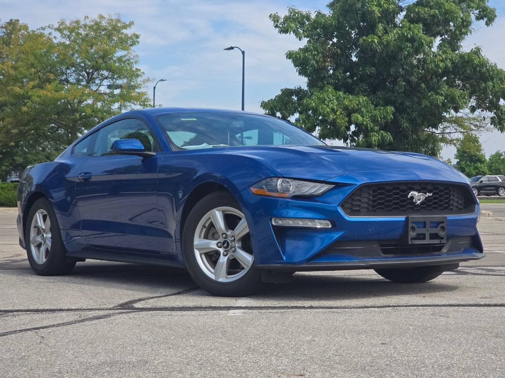 Used 2018 Ford Mustang Coupe RWD image 1