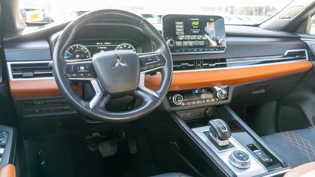 Used 2022 Mitsubishi Outlander SEL AWD/4WD image 15