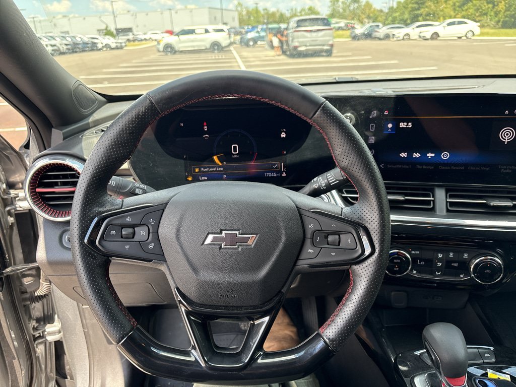 Used 2025 Chevrolet Trax RS w/ Driver Confidence Package FWD image 22