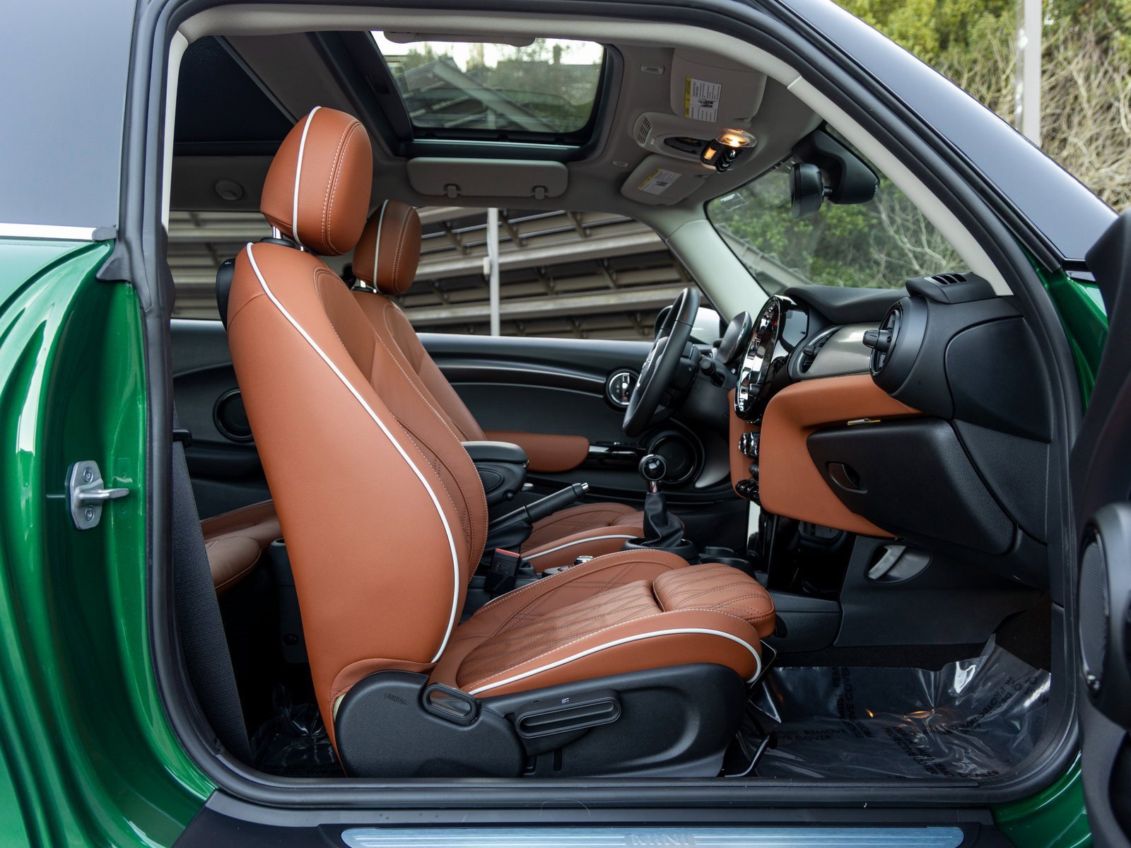 Used 2023 MINI Cooper 2-Door Hardtop w/ Signature Upholstery Package image 49