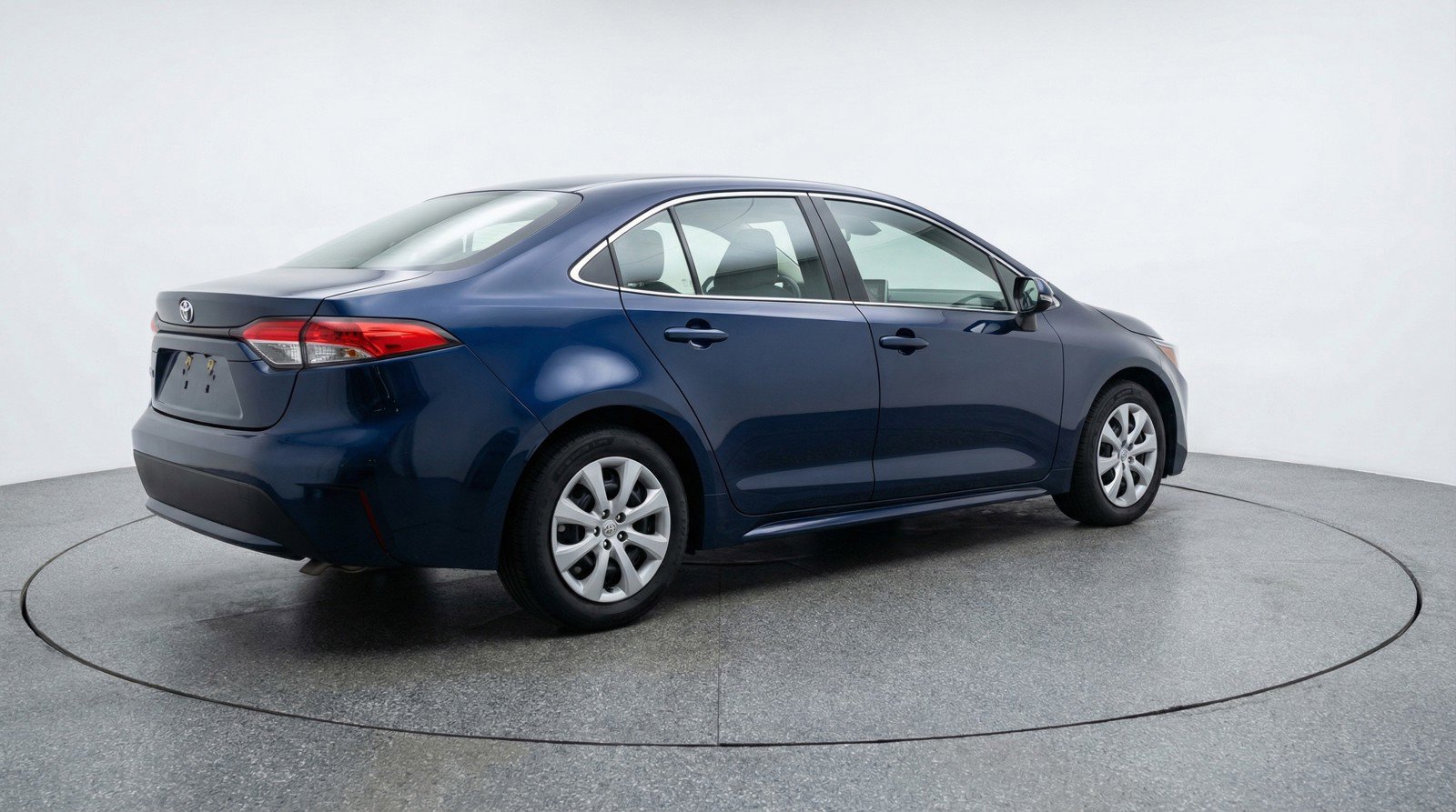 Used 2025 Toyota Corolla LE FWD image 9