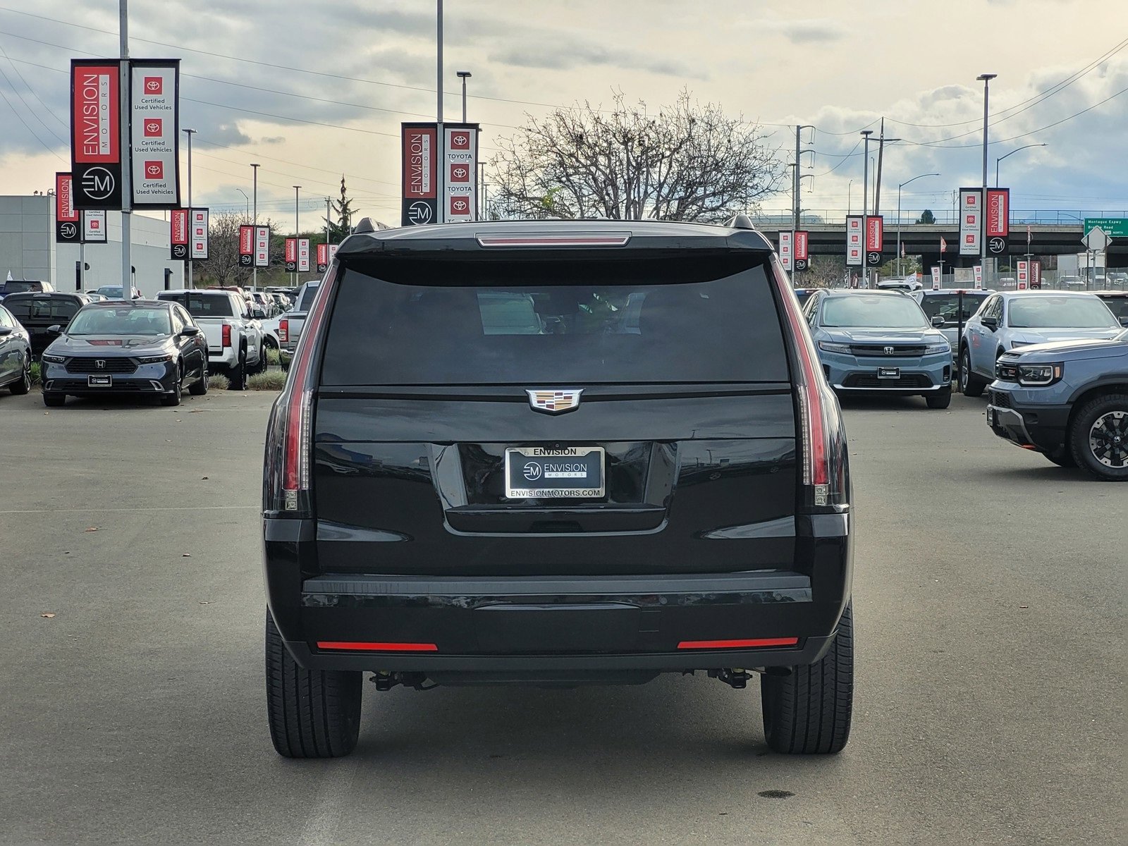 Used 2019 Cadillac Escalade Luxury image 5