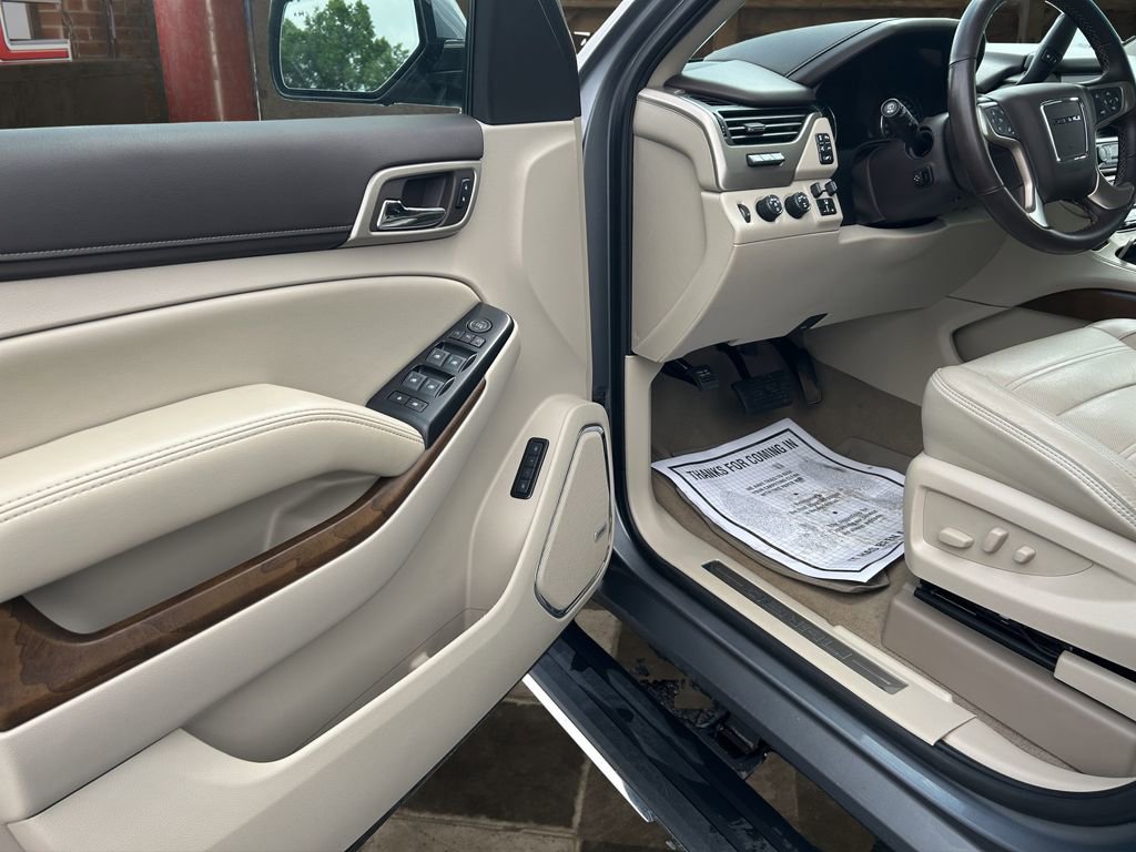 Certified 2020 GMC Yukon Denali w/ Denali Premium Package AWD/4WD image 16