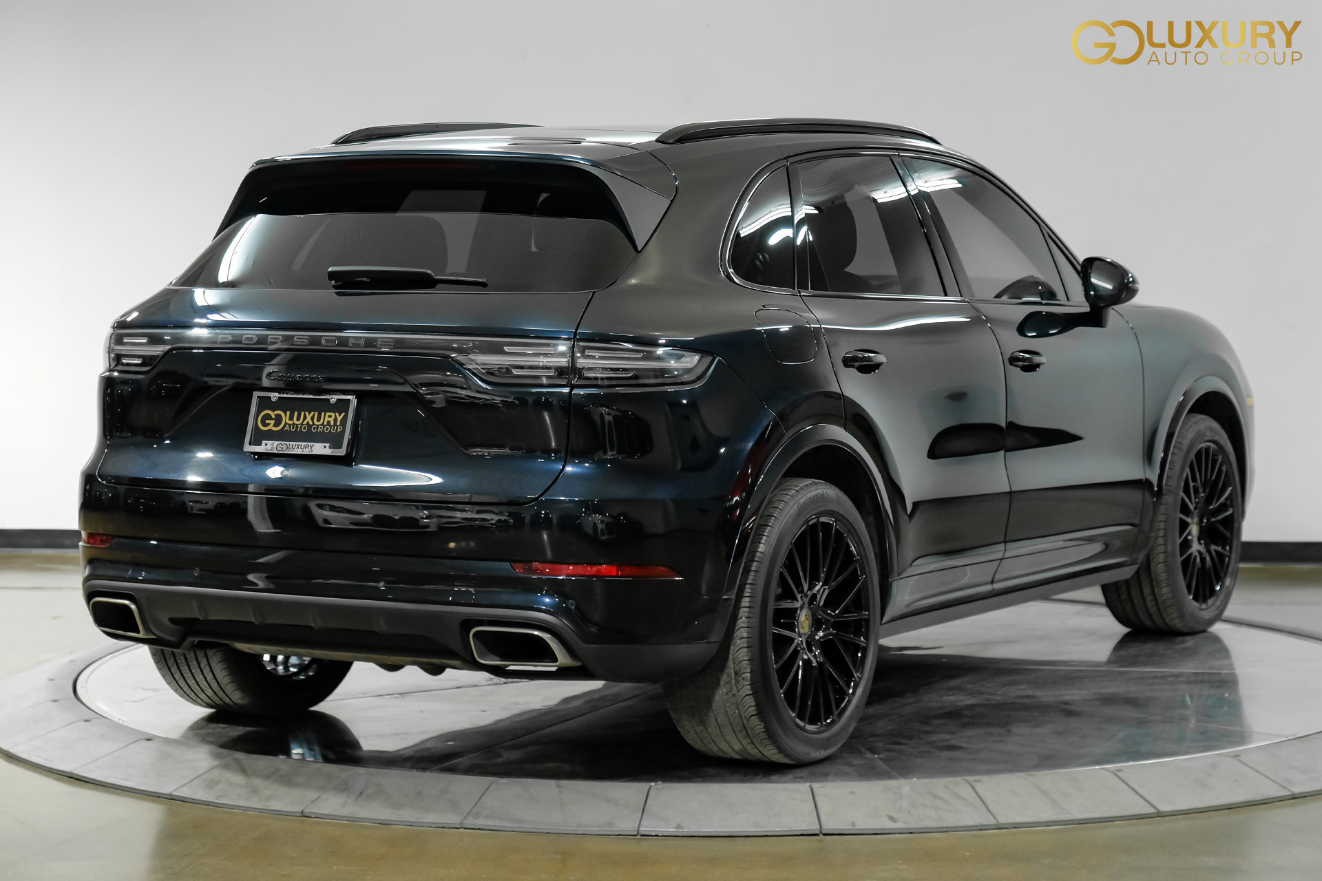 Used 2023 Porsche Cayenne AWD/4WD image 10
