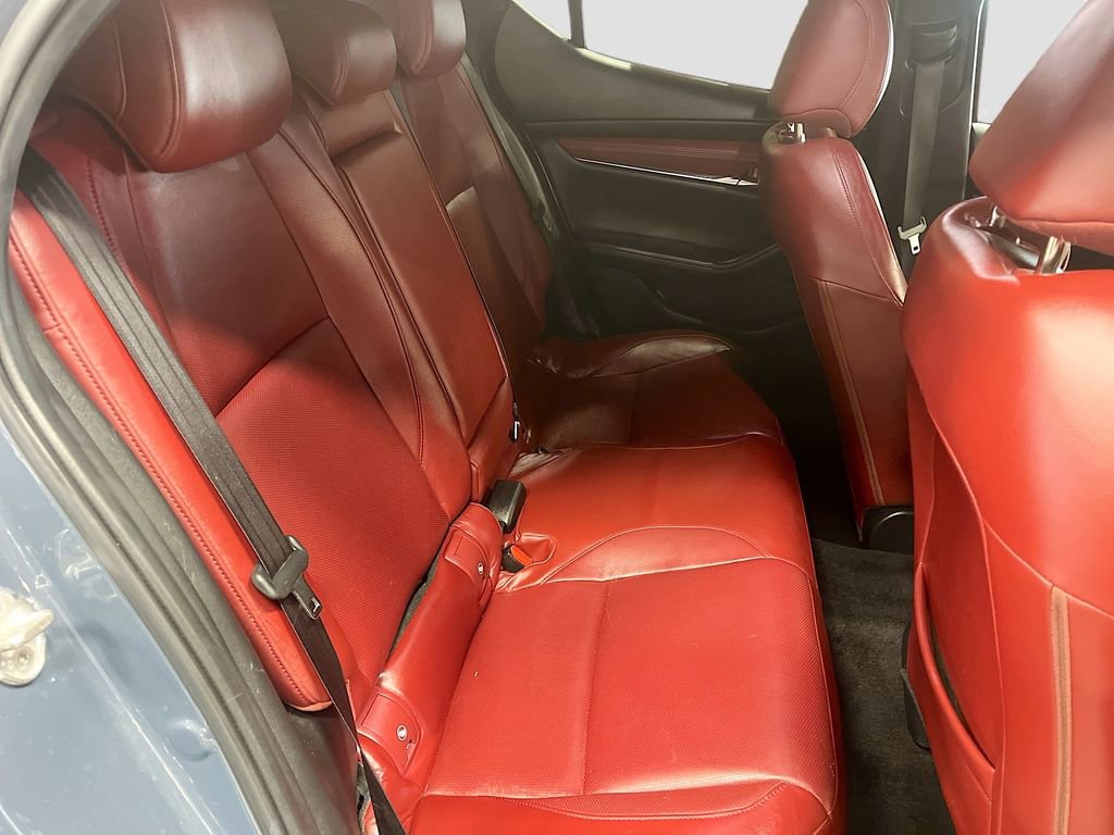 Used 2021 MAZDA MAZDA3 Hatchback w/Premium Plus Pkg image 28