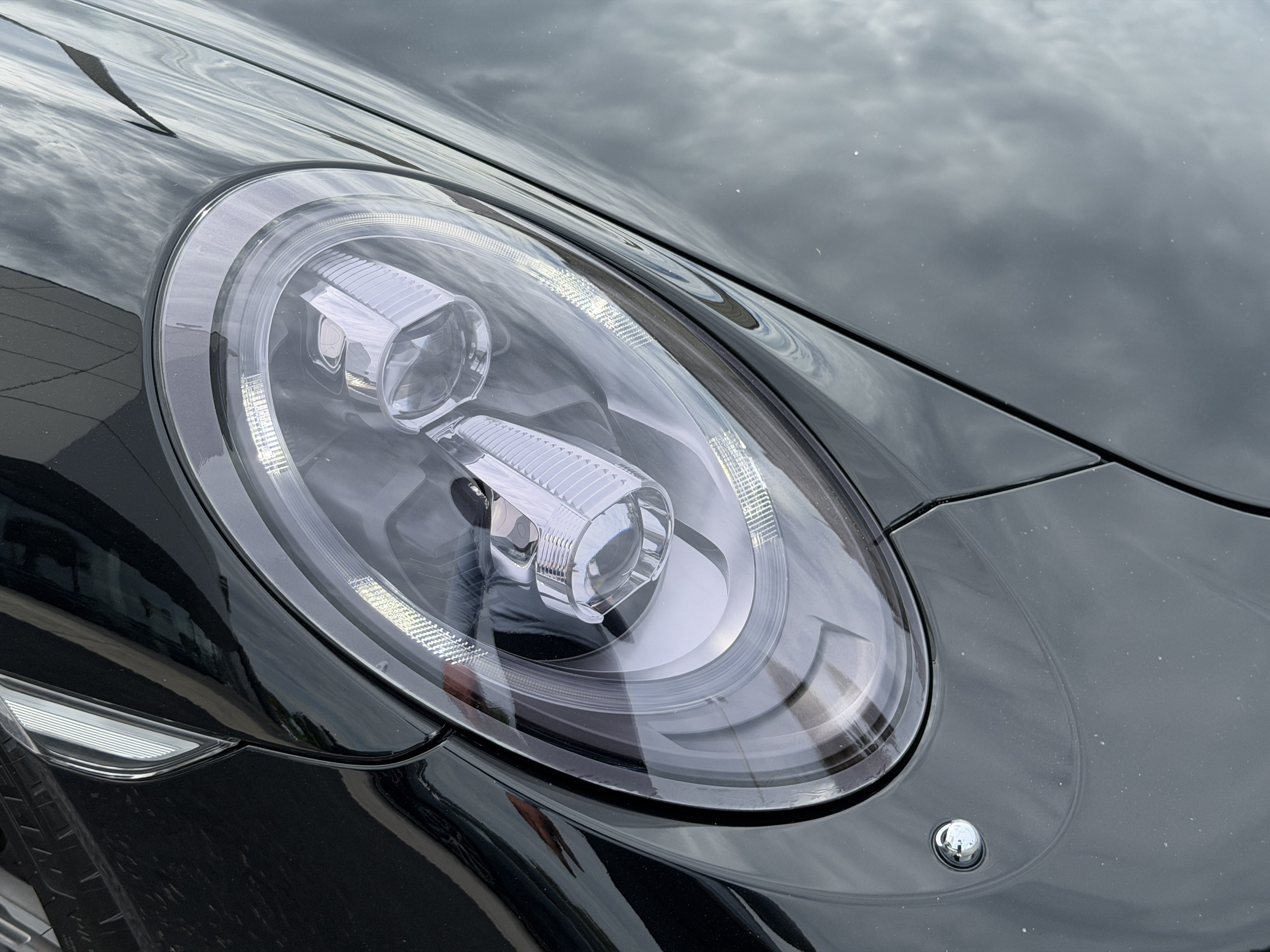 Used 2015 Porsche 911 Turbo AWD/4WD image 12