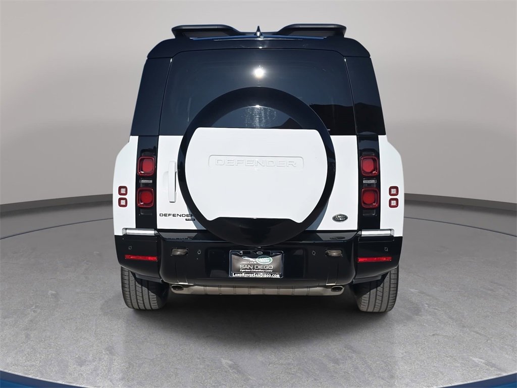 Certified 2023 Land Rover Defender 130 X-Dynamic SE image 6