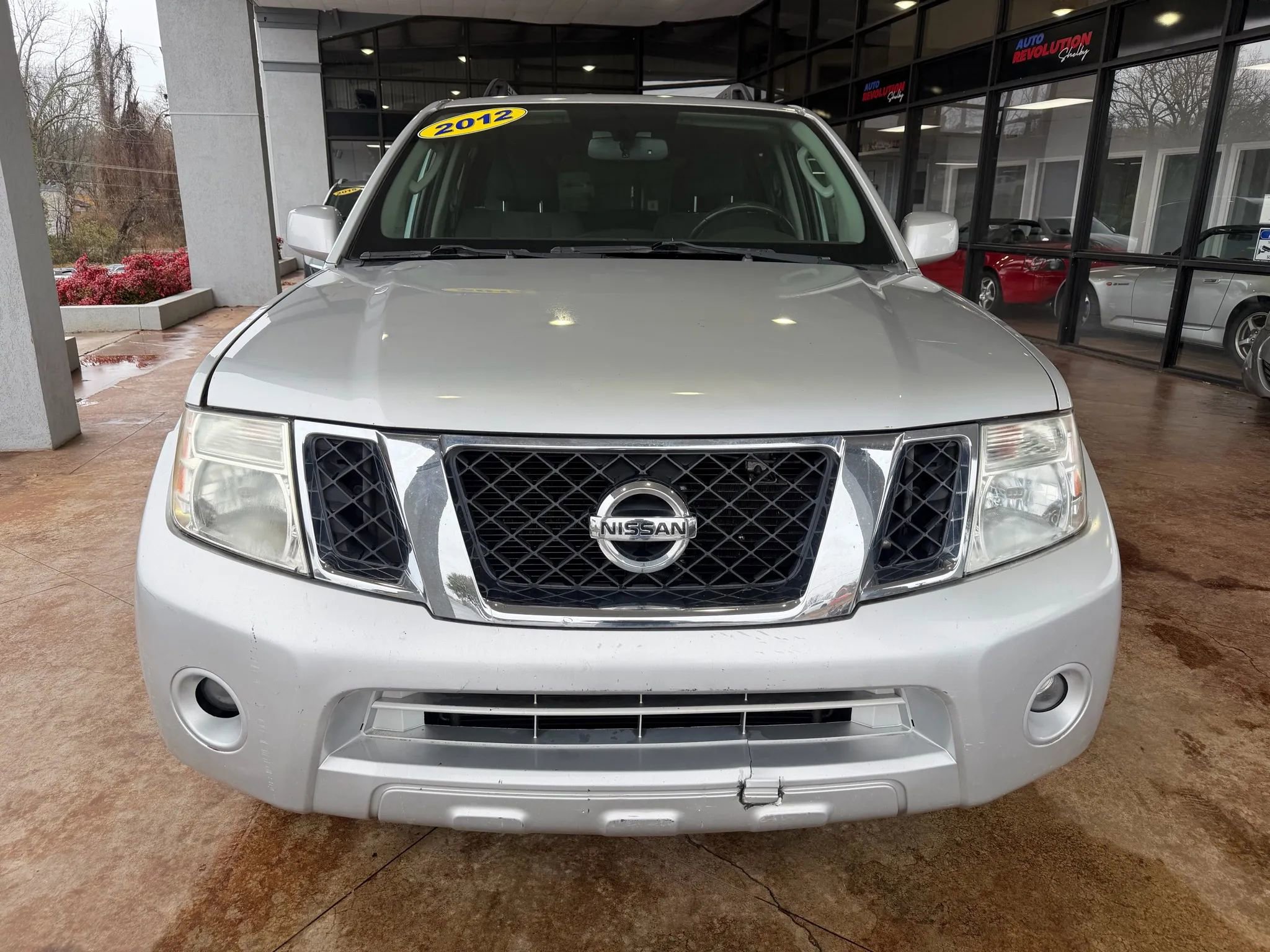 Used 2012 Nissan Pathfinder SV image 2