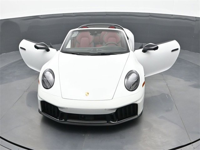 Used 2025 Porsche 911 Carrera 4 GTS image 27