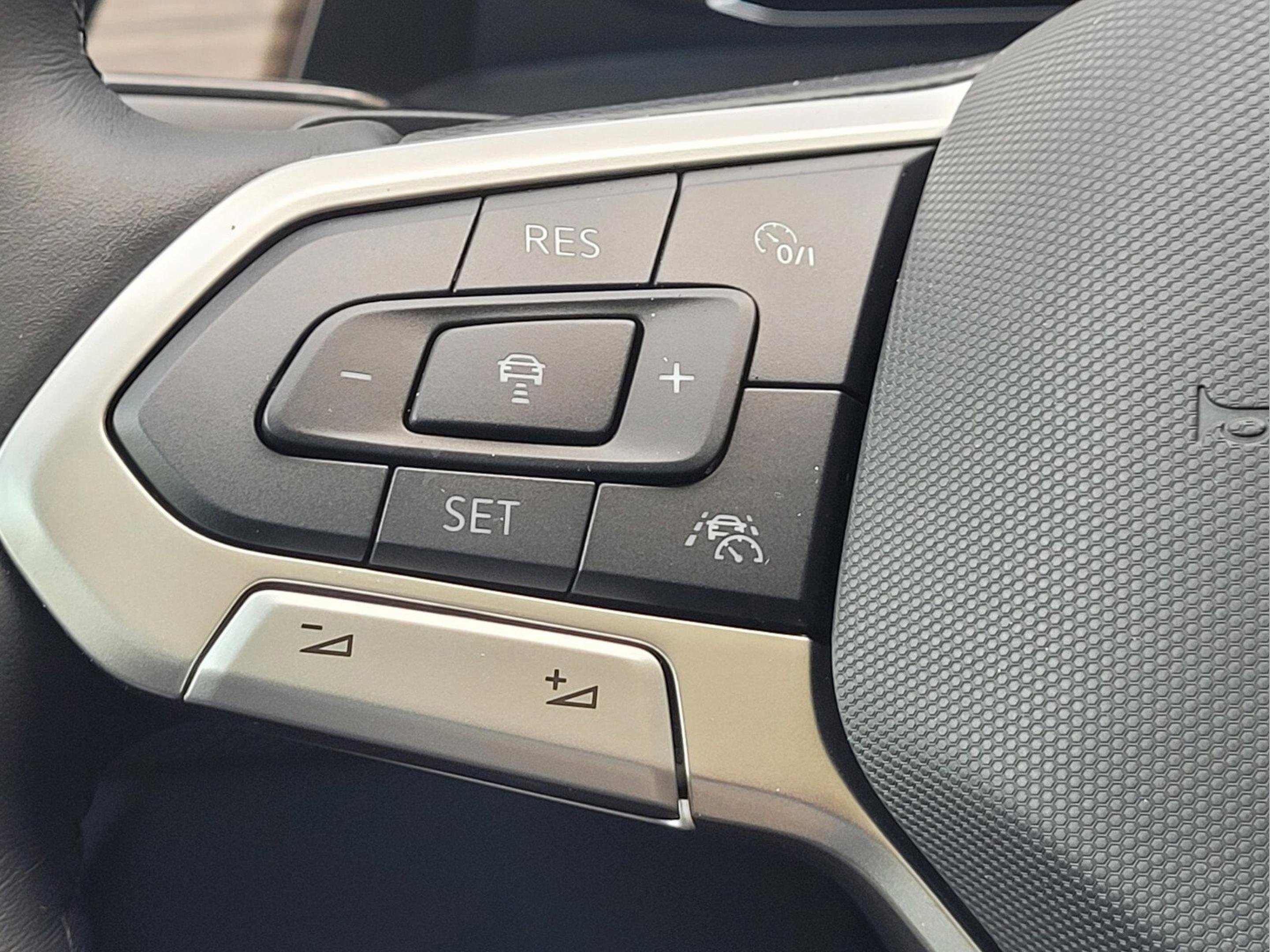 New 2026 Volkswagen Atlas SEL Premium R-Line image 18