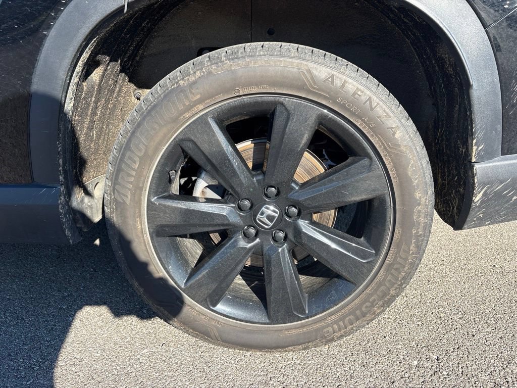 Used 2025 Honda Pilot Black Edition image 9