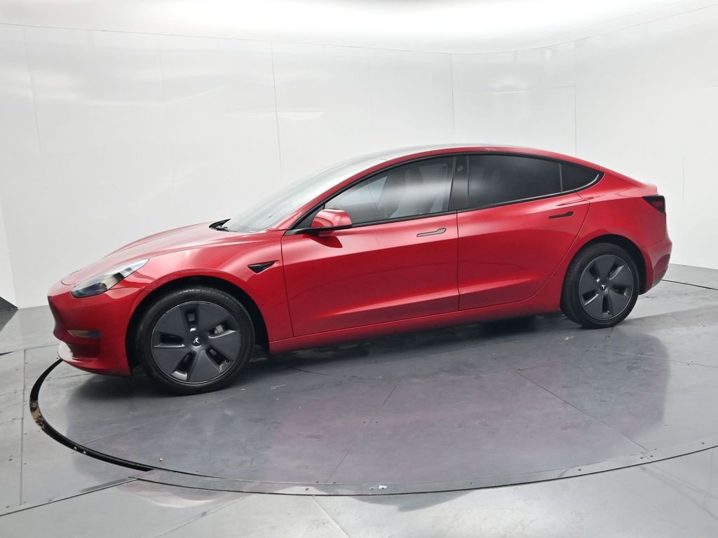 Used 2023 Tesla Model 3 Standard Range image 4