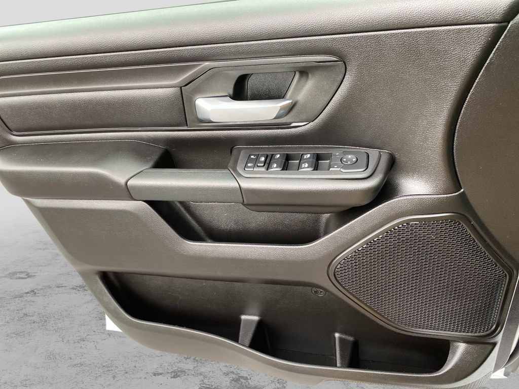 Certified 2025 RAM 1500 Tradesman w/ Night Edition AWD/4WD image 24